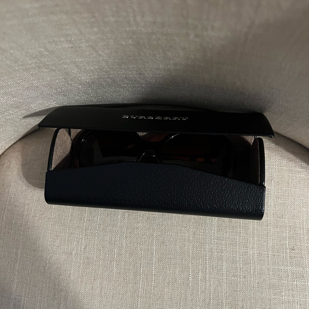 NWOT BURBERRY B4239 HERITAGE Check Havana Brown Frame Sunglasses & Burberry Case - Picture 15 of 15